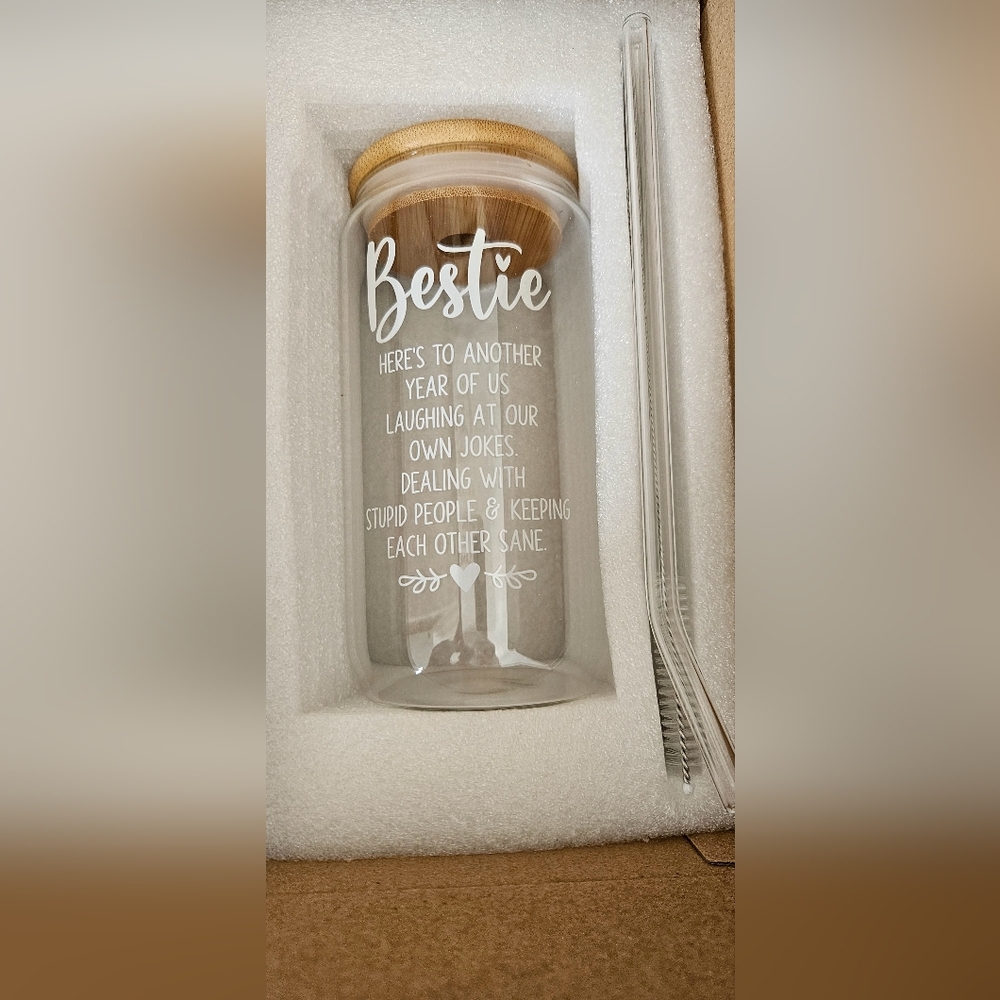 NIB Friendship glass gift can/mug with lids and‎ straw
